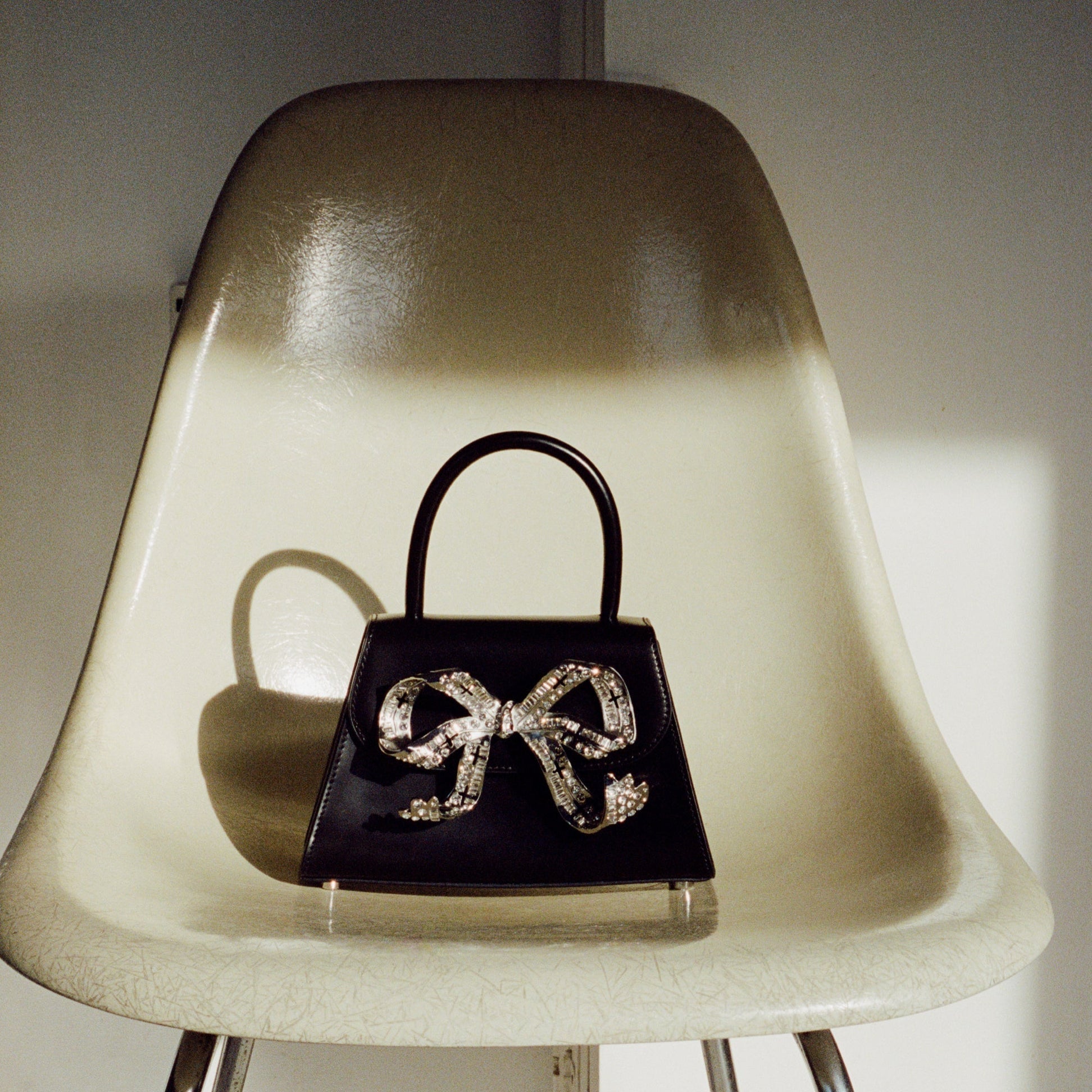 L'amor bow bag in diamante